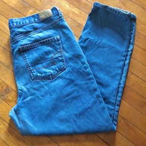 American Eagle Classic Wash High Waisted Mom Jean